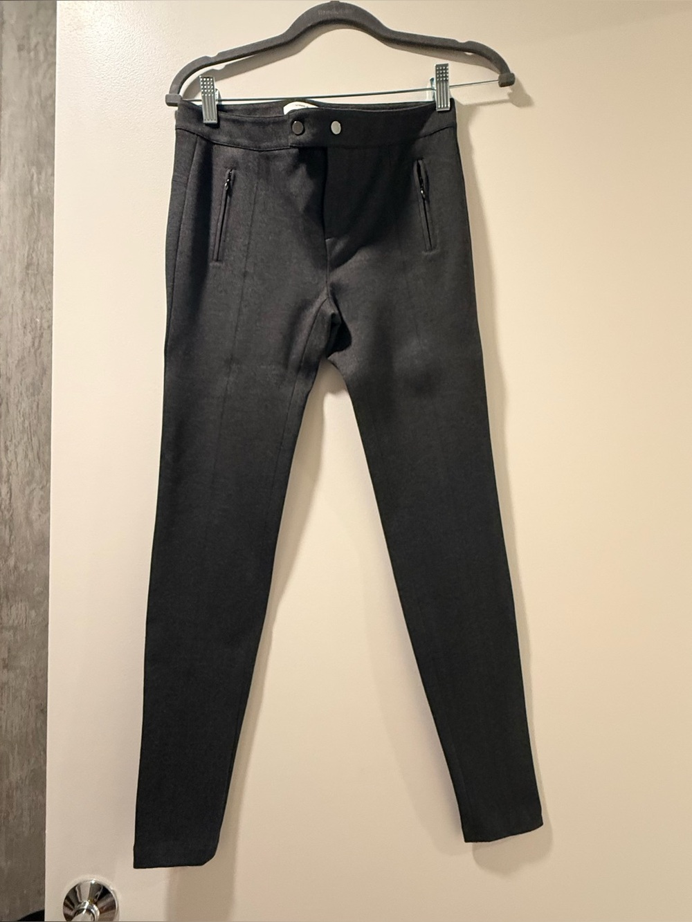 VINCE Sleek Black Slim Ponte Pants in sophisticated gray